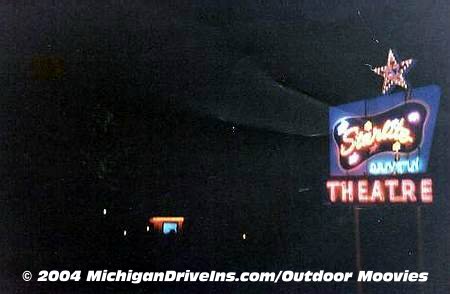 Starlite Drive-In Theatre - Starlite Marquee 1987 Courtesy Darryl Burgess-Outdoor Moovies